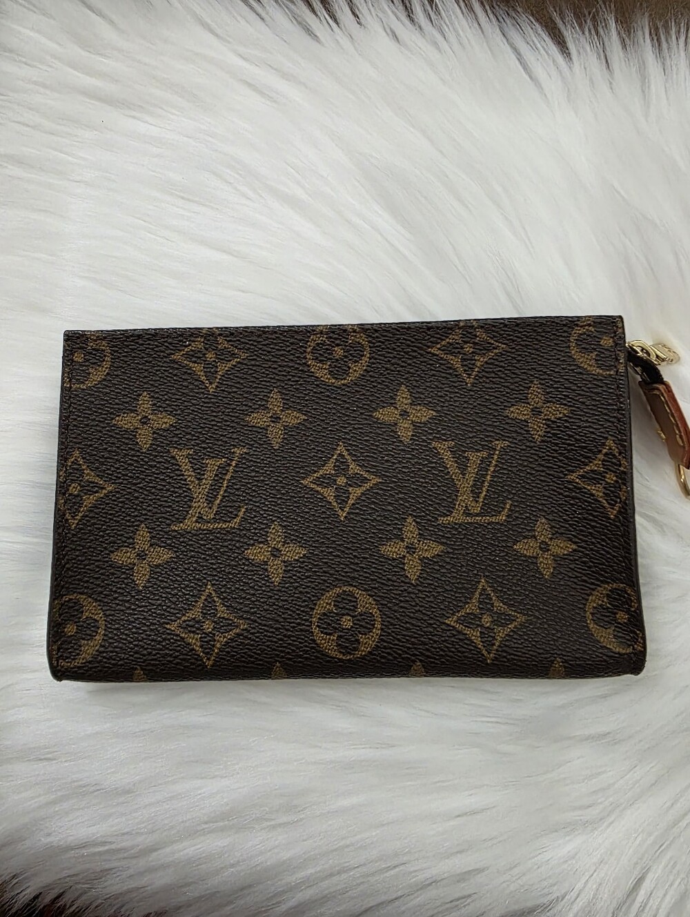Louis Vuitton Bucket Bag Pochette